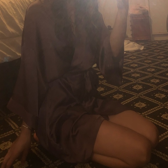 Beautiful Victoria Secret Robe - Picture 4 of 5
